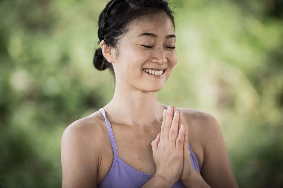 What is the Akhanda yoga style?