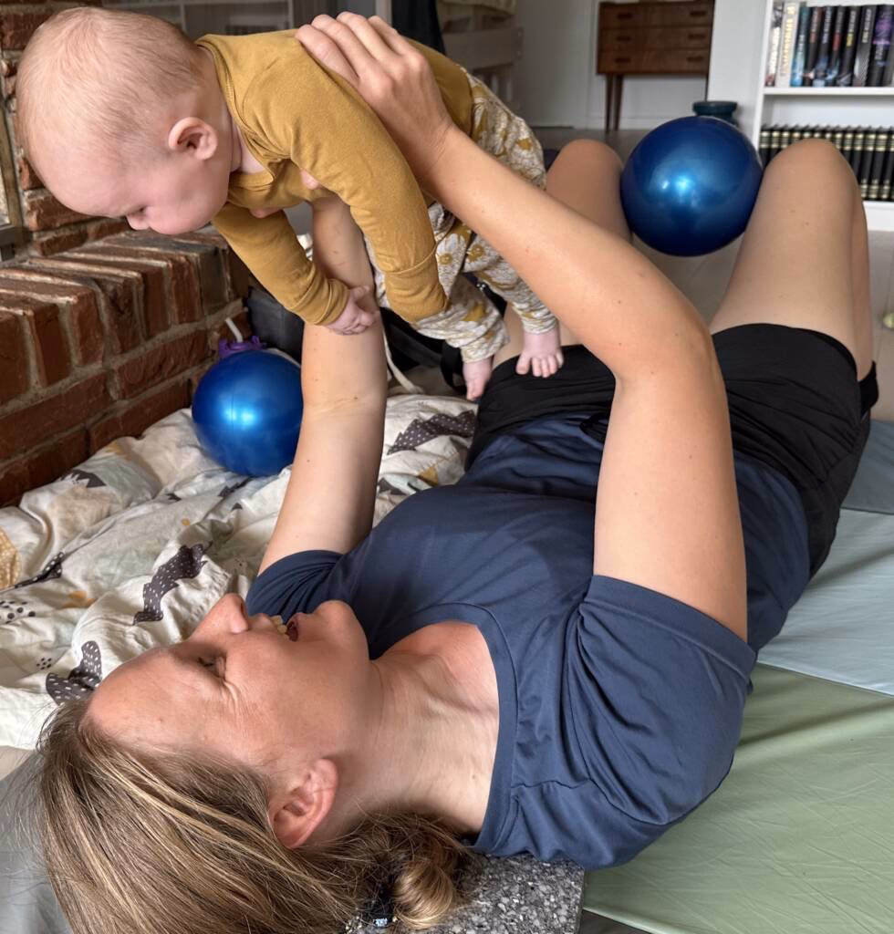 Hvor hurtigt samler mavemusklerne sig efter en fødsel?