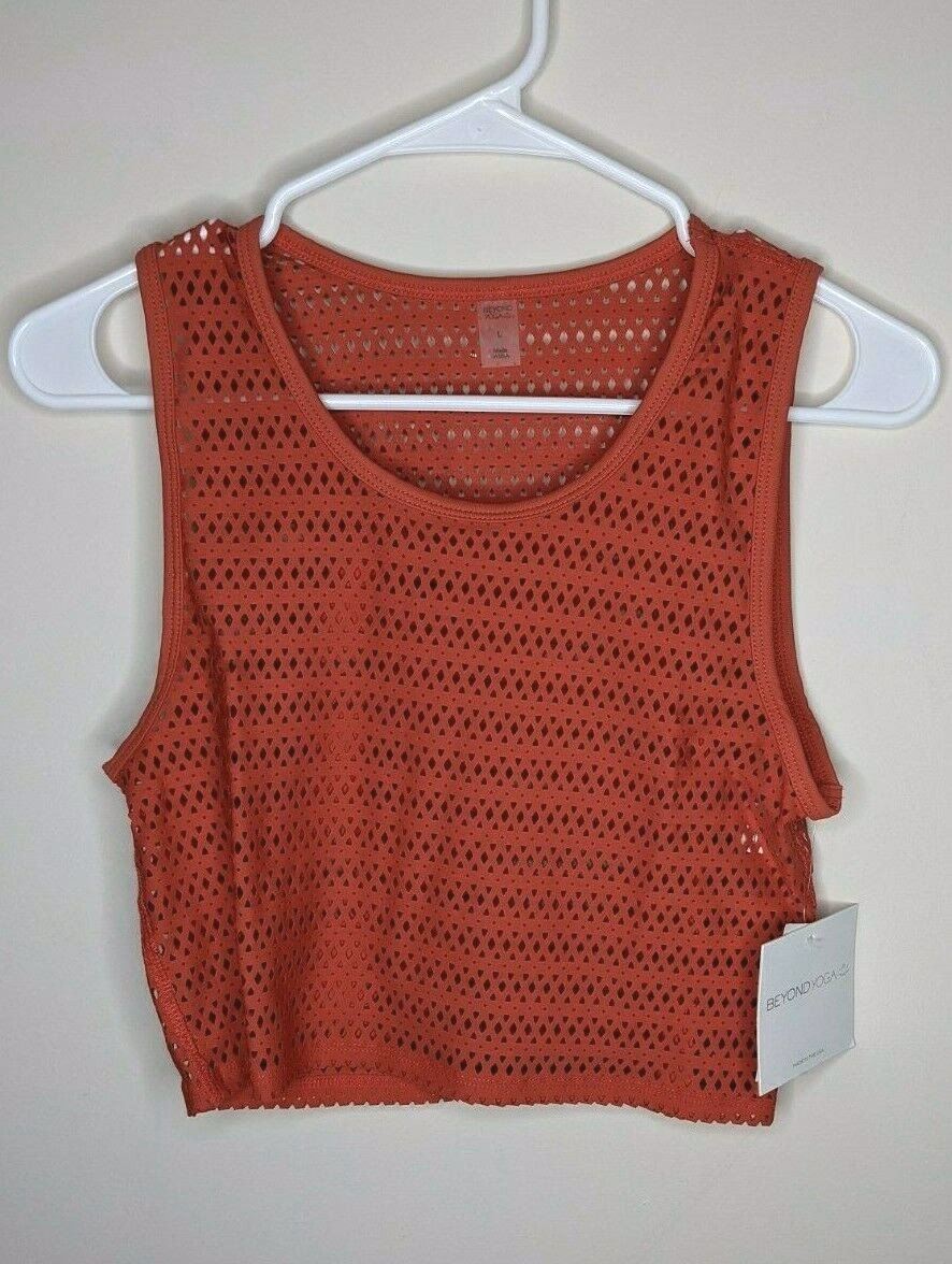 What's the difference between a tank top and a crop top?