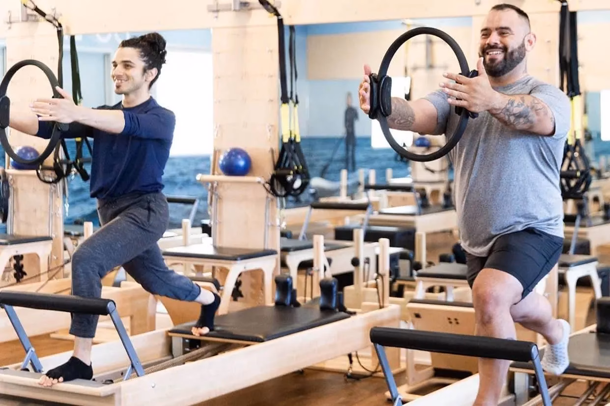 What percent of Canadians are fit?