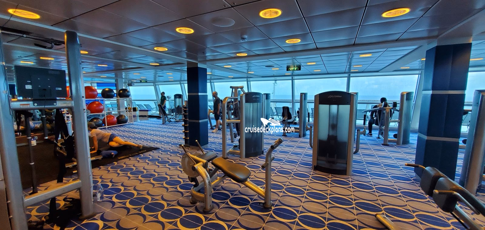 What are the perks of the Celebrity Equinox suite?