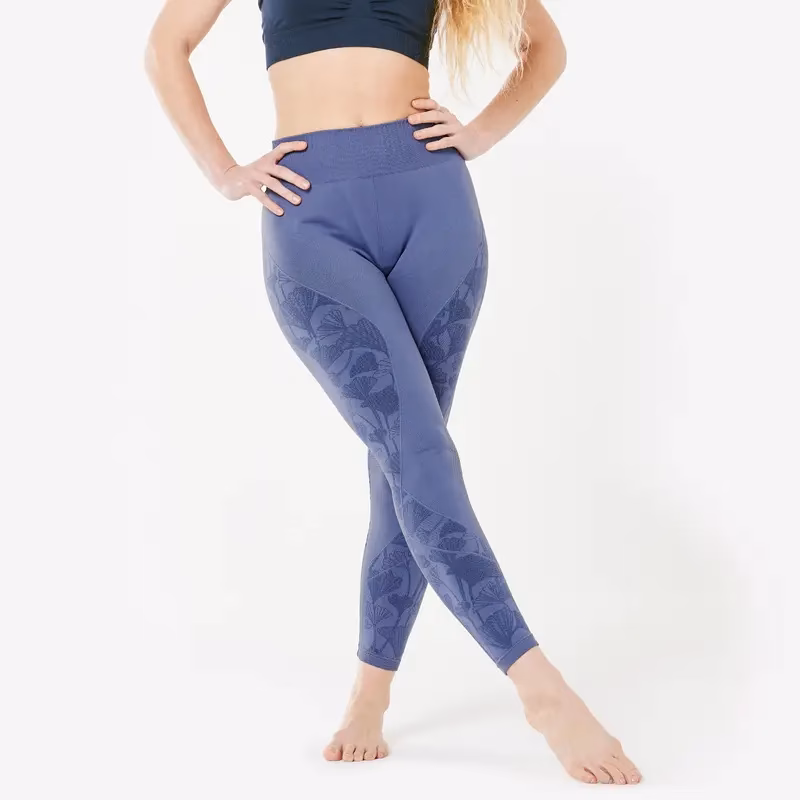 ¿Cómo se llaman los pantalones de yoga de mujer?