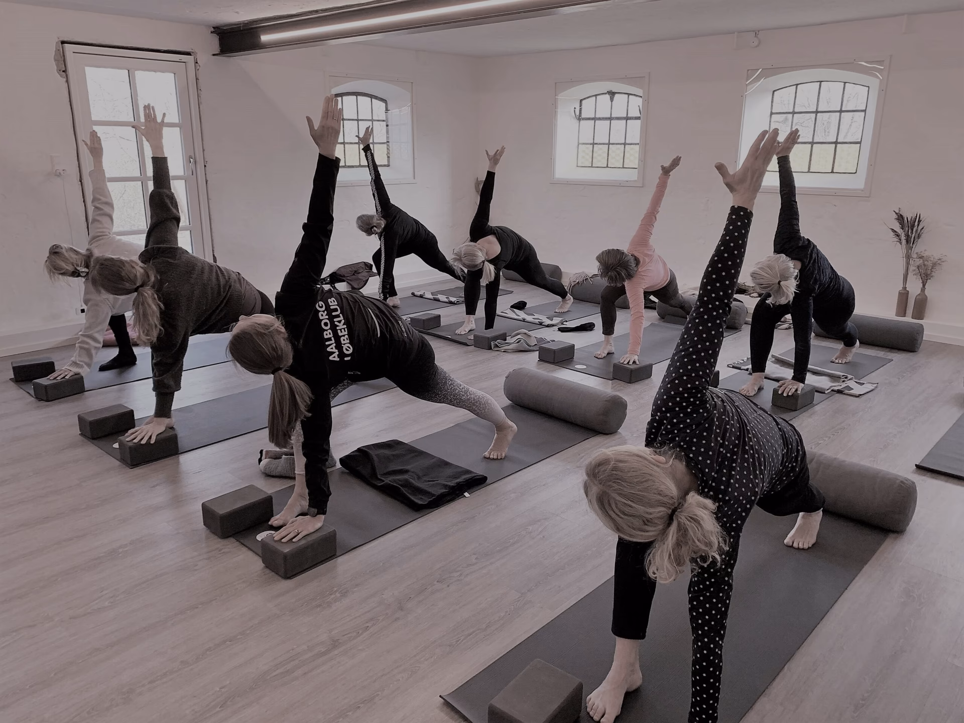 What is the difference between Pilates and yoga for weight loss?