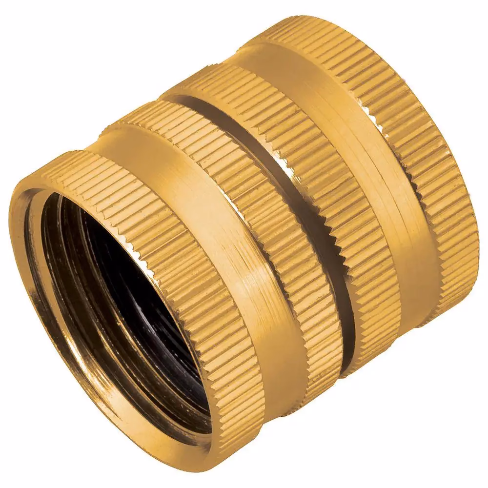 What is the difference between male and female water hose connectors?