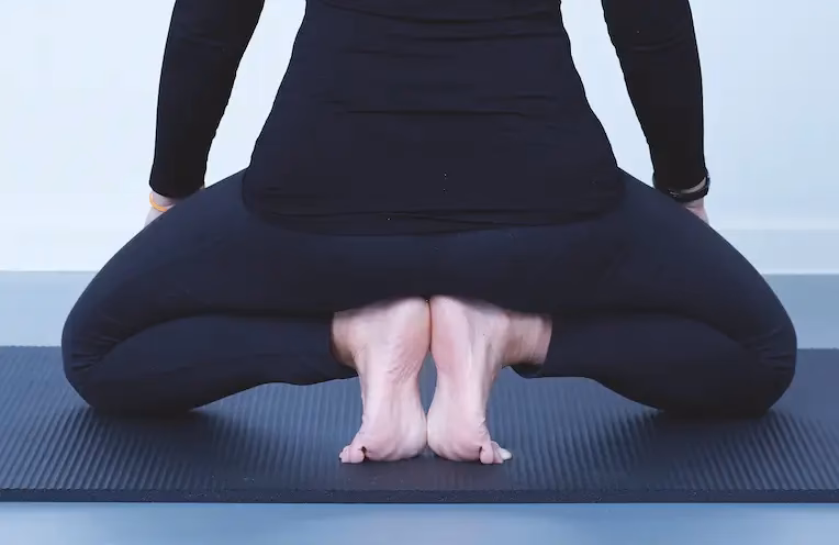 Hvad er forskellen på yin yoga og yoga?