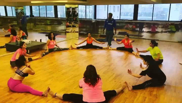 What is the cost of yoga in Mumbai?