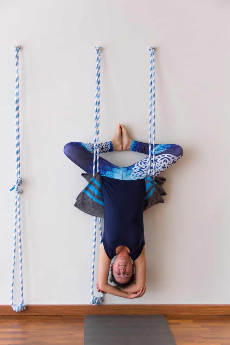 How to build an Iyengar rope wall?
