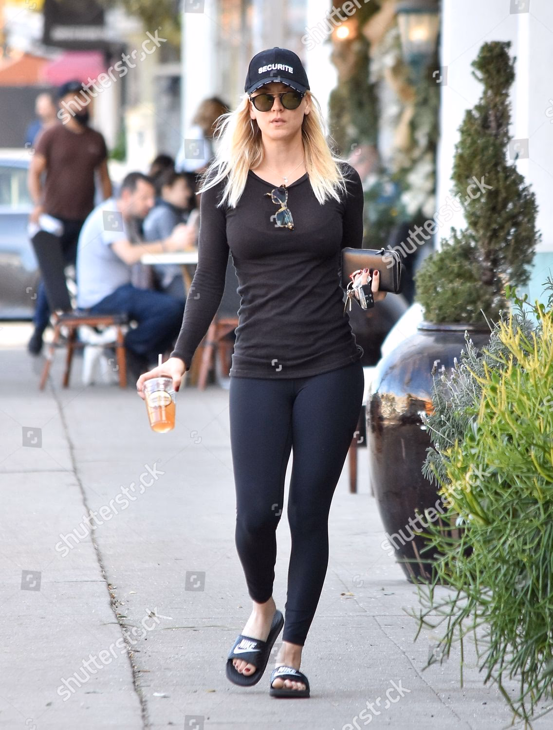 Is Kaley Cuoco a big drinker?