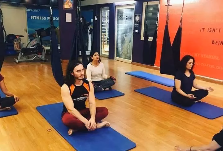 What is the cost of Pilates class in Delhi?