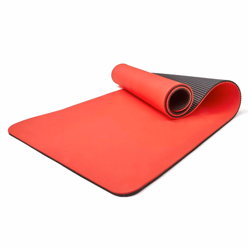 Hvad er forskellen på en træningsmåtte og en yogamåtte?