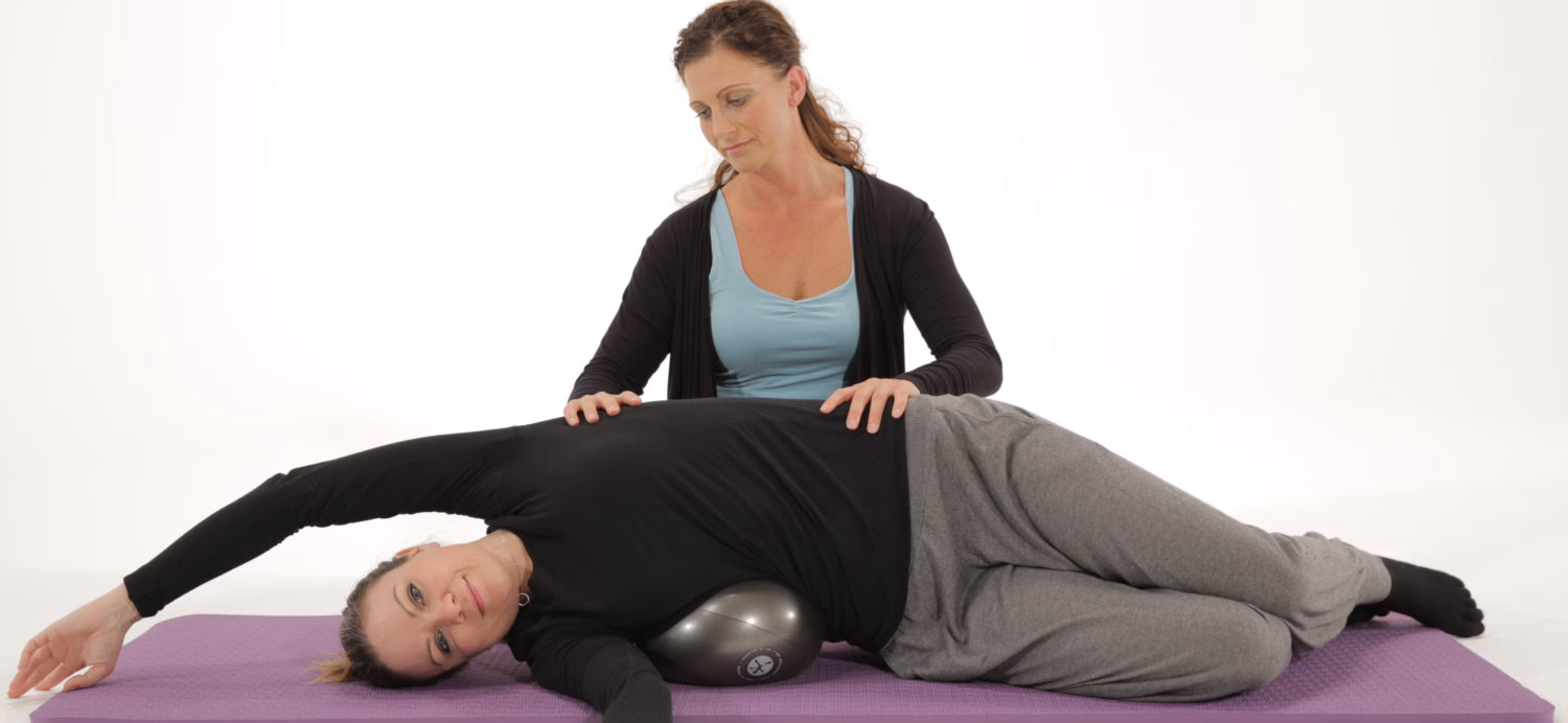 Hvilke øvelser styrker nakken?