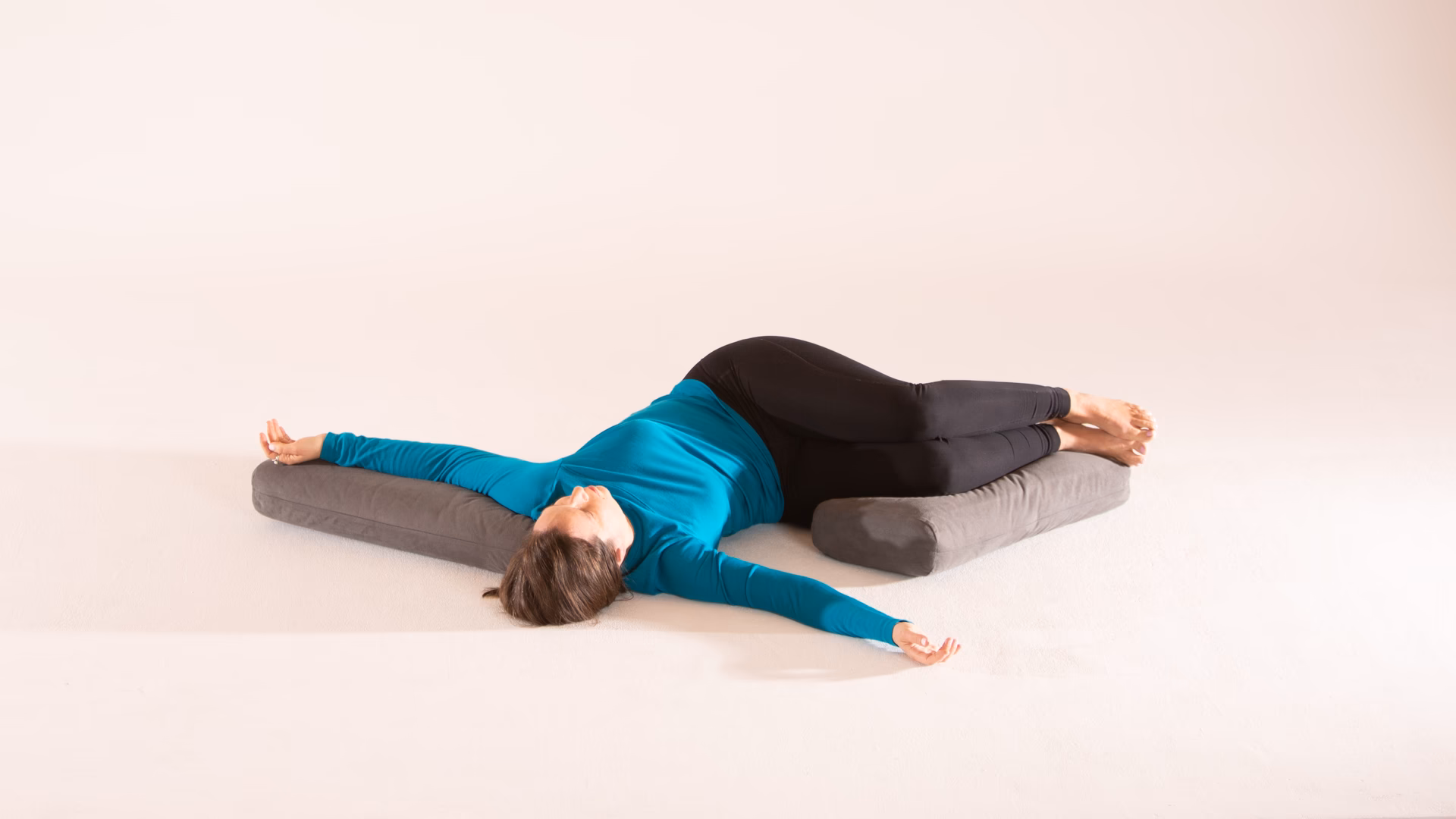 What are the benefits of twists in yin yoga?