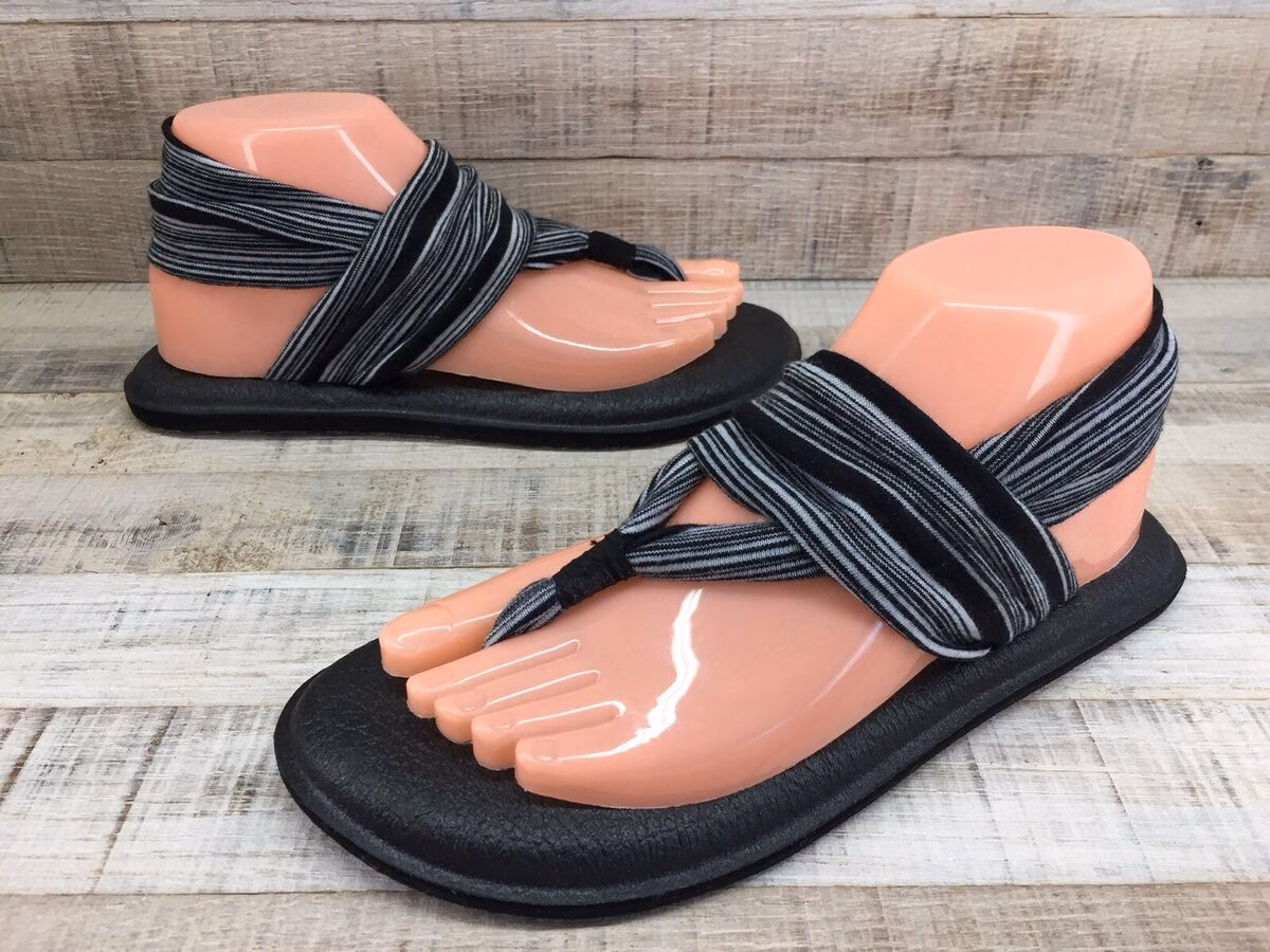 Should I wear flip-flops to yoga?