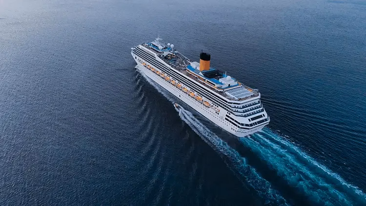 How much do travel yoga instructors make?