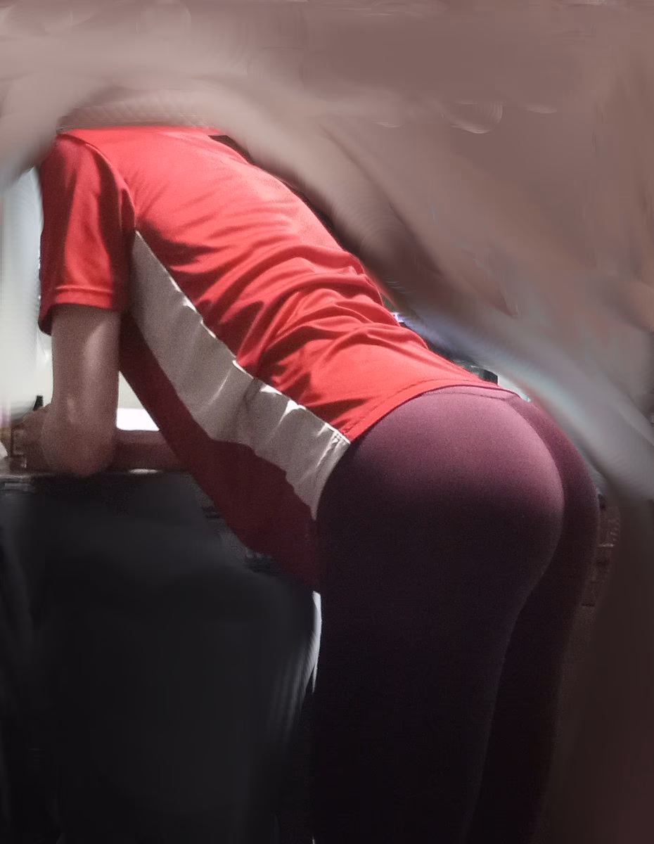What is the pocket in the back of yoga pants for?