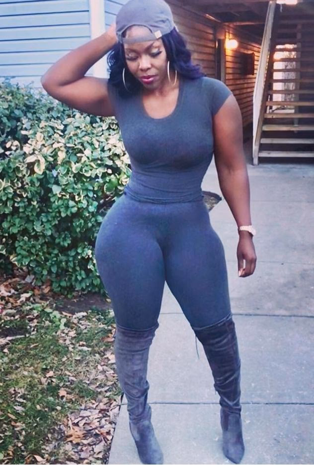 What pants look best on thick thighs?