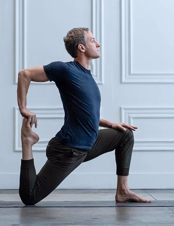 What to wear for a yoga photoshoot?