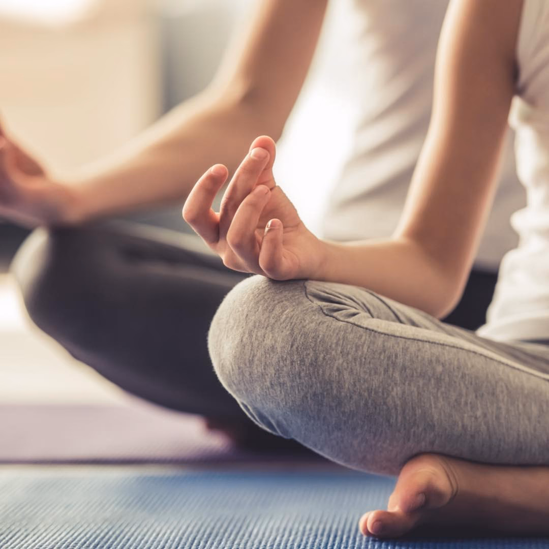 Hur många dagar i veckan bör en nybörjare göra yoga?